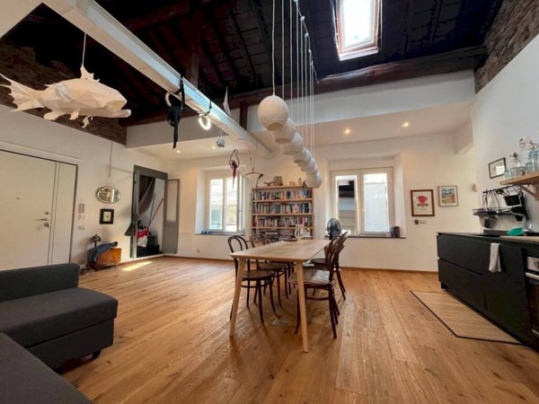 appartamento in vendita a Genova in zona Sottoripa / Maddalena / Molo