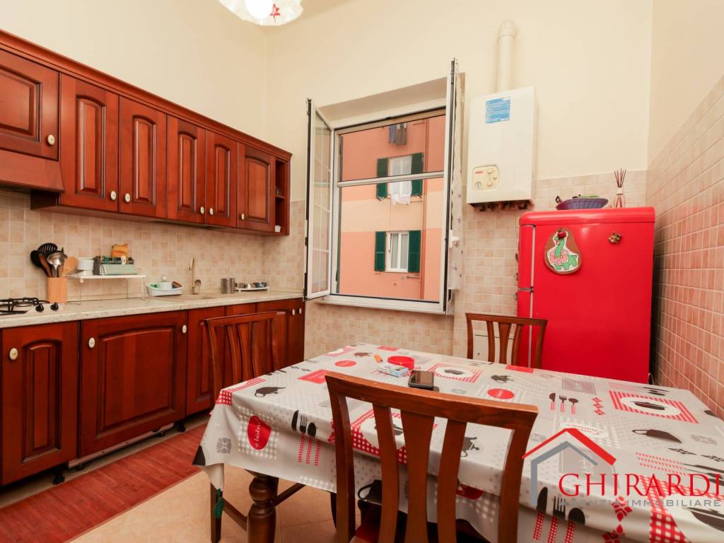 appartamento in vendita a Genova in zona Sestri Ponente