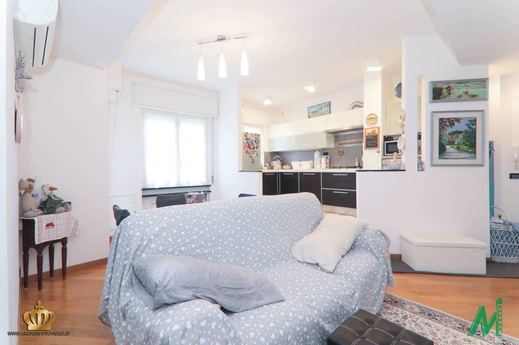 appartamento in vendita a Genova in zona Molassana