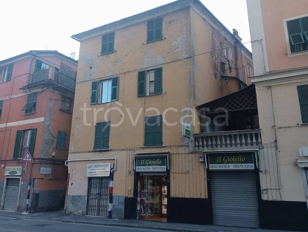 appartamento in vendita a Genova in zona Marassi