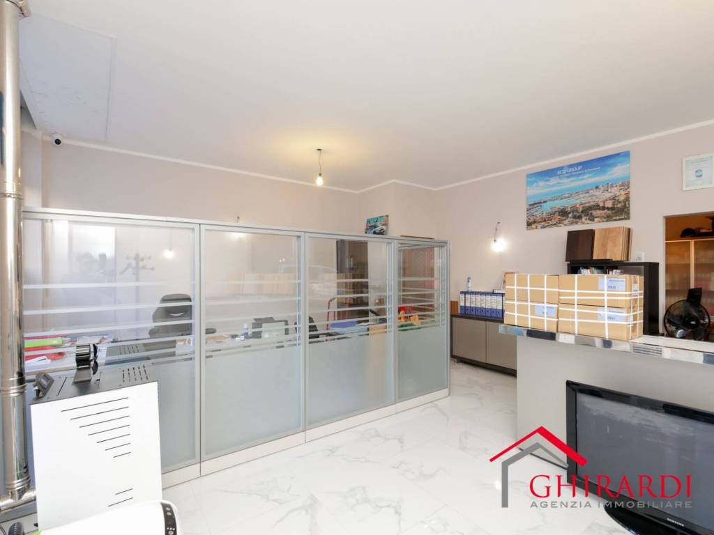 negozio in vendita a Genova in zona Sampierdarena