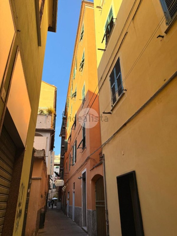 appartamento in vendita a Genova in zona Sestri Ponente
