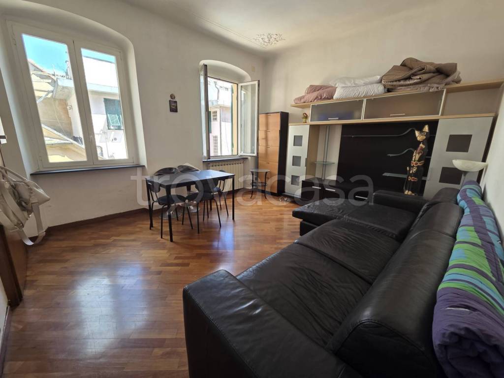 appartamento in vendita a Genova in zona Sestri Ponente