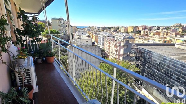 appartamento in vendita a Genova in zona Sturla