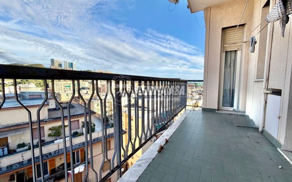 appartamento in vendita a Genova in zona Sestri Ponente