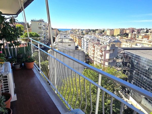 appartamento in vendita a Genova in zona Sturla