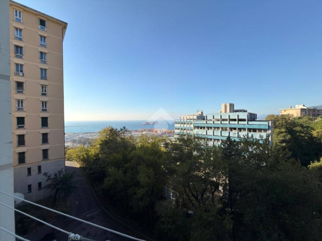 appartamento in vendita a Genova in zona Palmaro / Pra'