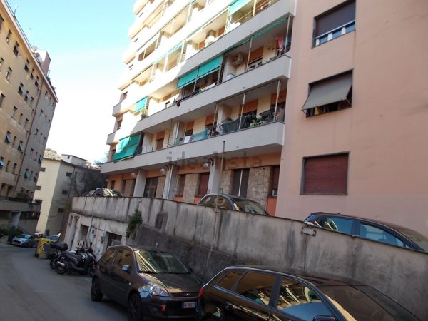 appartamento in vendita a Genova in zona Staglieno
