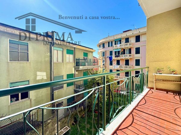 appartamento in vendita a Genova in zona Sestri Ponente