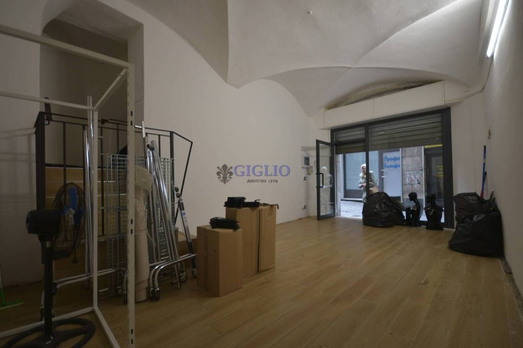 appartamento in vendita a Genova in zona Sottoripa / Maddalena / Molo