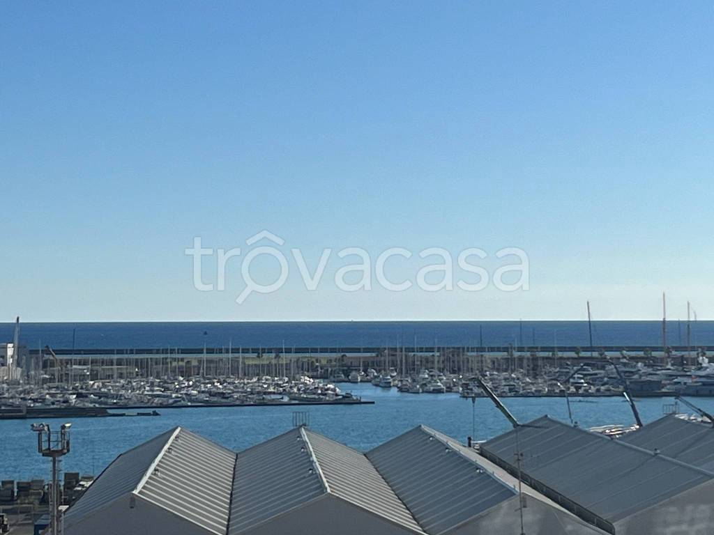 appartamento in vendita a Genova in zona Sestri Ponente