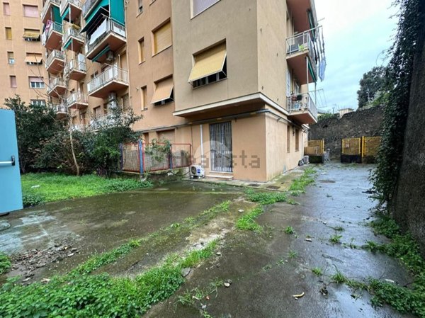 locale di sgombero in vendita a Genova in zona Multedo