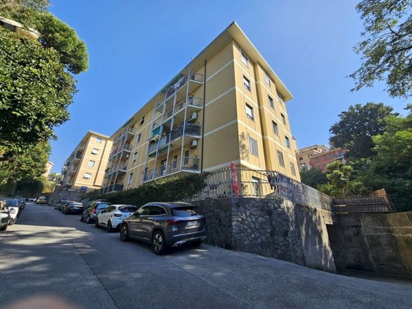 appartamento in vendita a Genova in zona Sestri Ponente