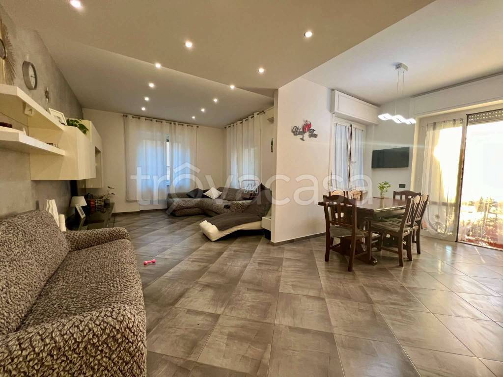 appartamento in vendita a Genova in zona Sestri Ponente