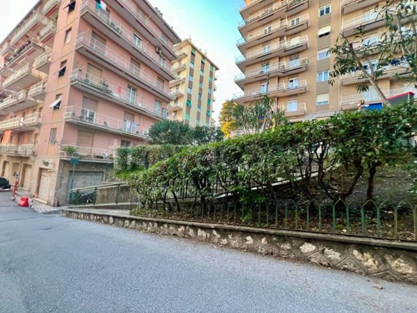 appartamento in vendita a Genova in zona Sestri Ponente