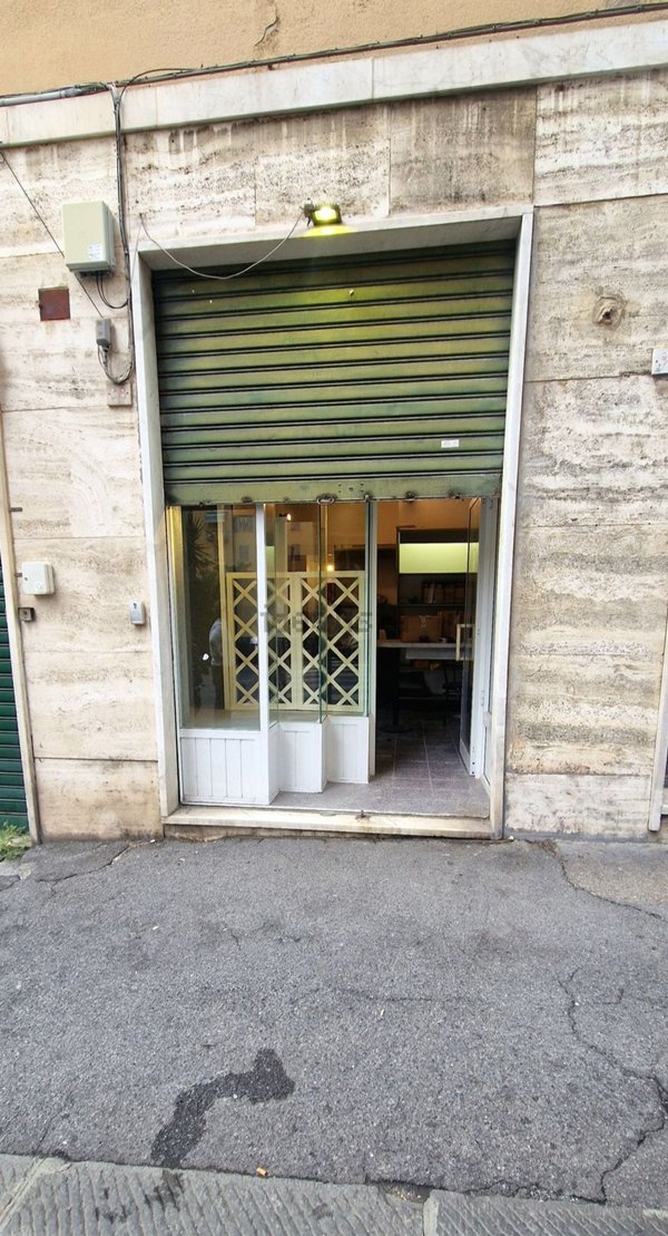 negozio in vendita a Genova in zona San Fruttuoso