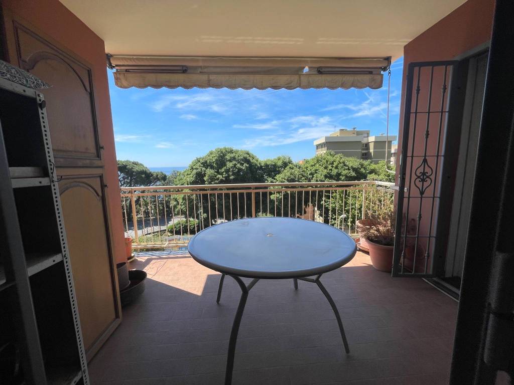 appartamento in vendita a Genova in zona Voltri