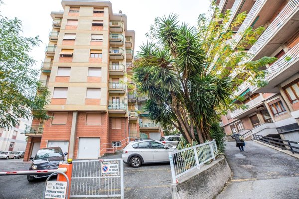 appartamento in vendita a Genova in zona Sestri Ponente