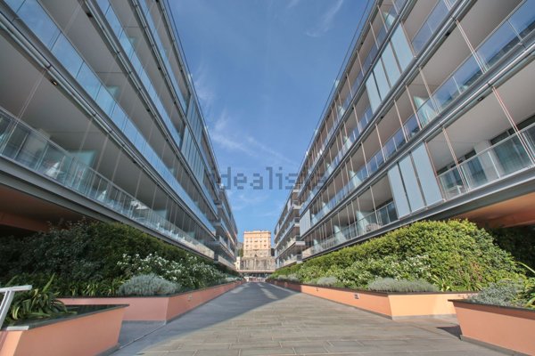 appartamento in vendita a Genova in zona Carignano