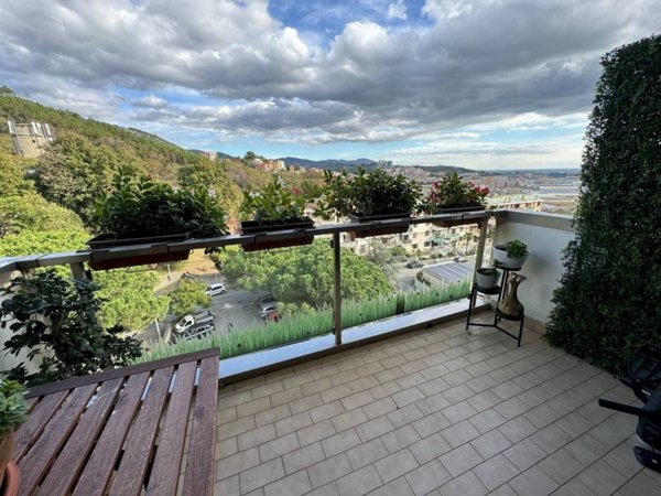 casa indipendente in vendita a Genova