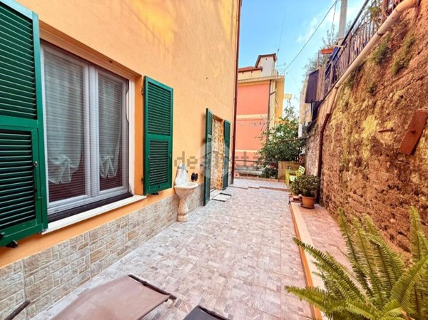 appartamento in vendita a Genova in zona Sestri Ponente