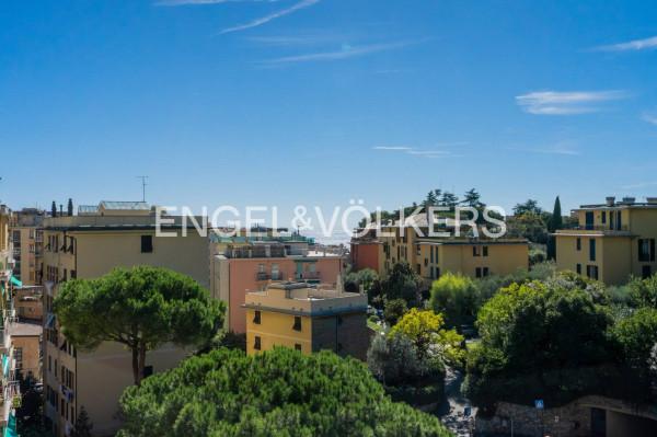 appartamento in vendita a Genova in zona Quarto dei Mille