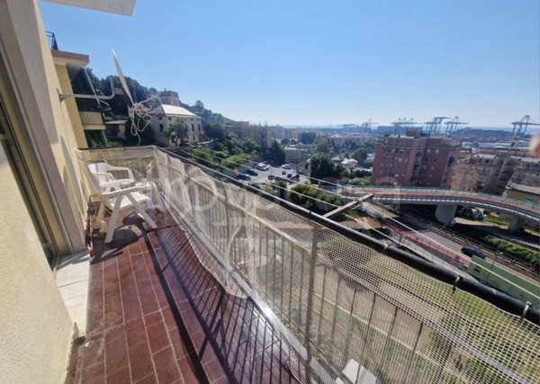 appartamento in vendita a Genova in zona Palmaro / Pra'