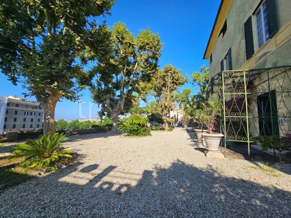 appartamento in vendita a Genova in zona Sestri Ponente