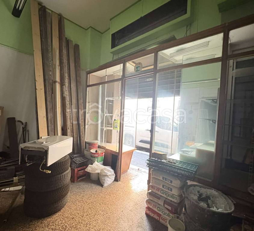 negozio in vendita a Genova in zona Sestri Ponente