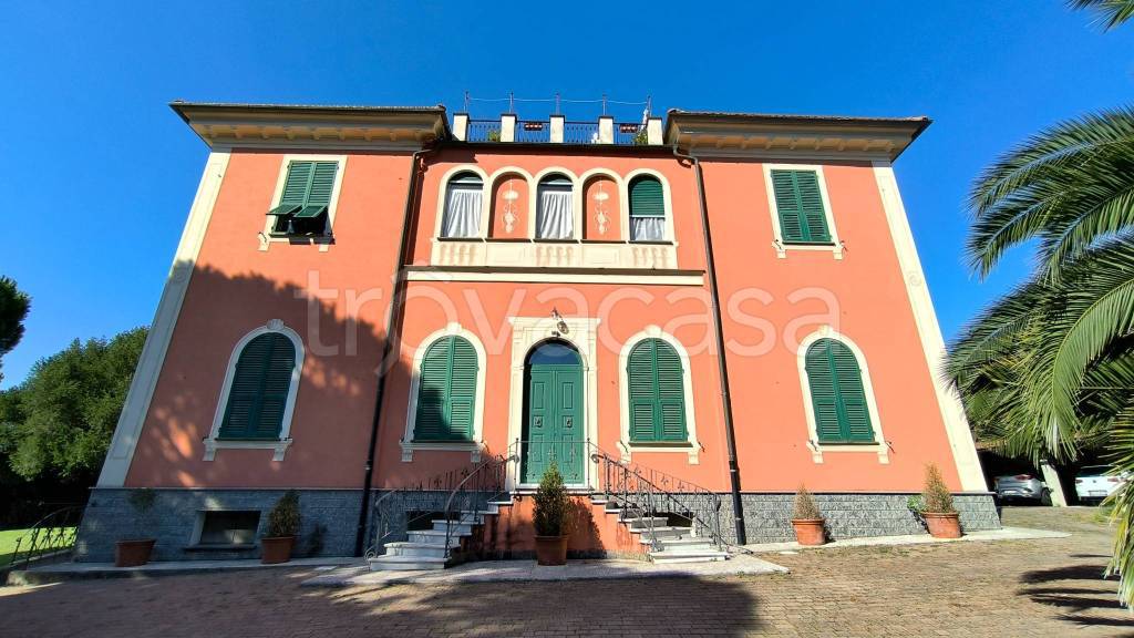 appartamento in vendita a Genova in zona Bolzaneto