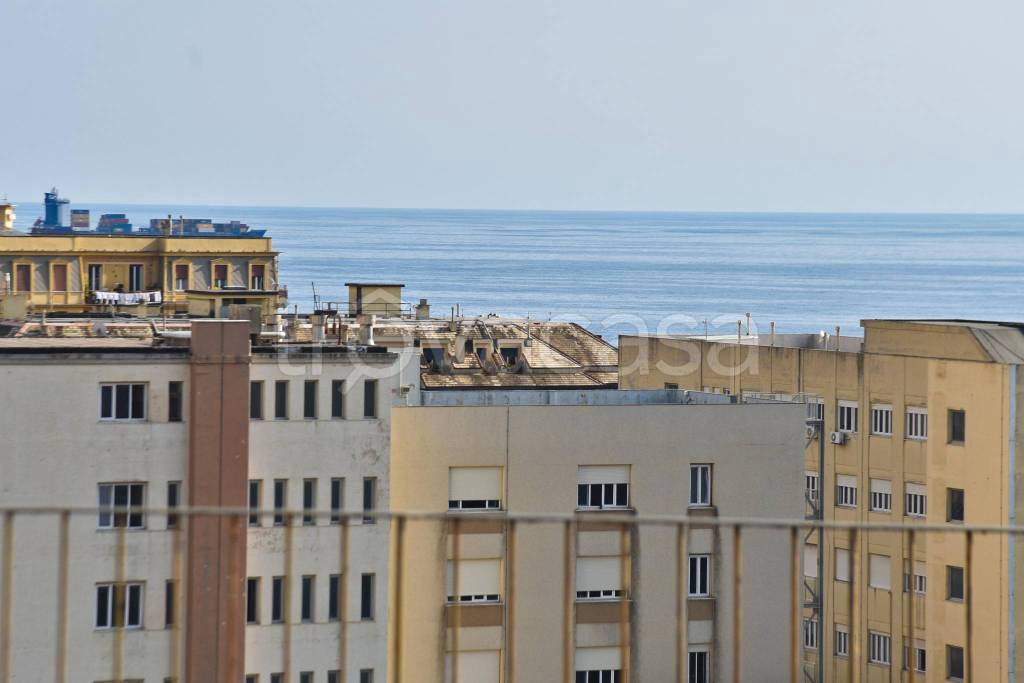 appartamento in vendita a Genova in zona Sturla