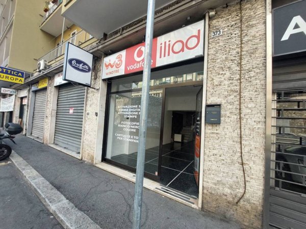 negozio in vendita a Genova in zona Sturla