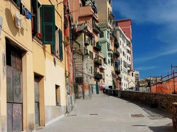 negozio in vendita a Genova in zona Sottoripa / Maddalena / Molo