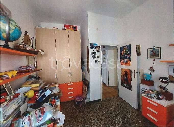 appartamento in vendita a Genova in zona Sestri Ponente