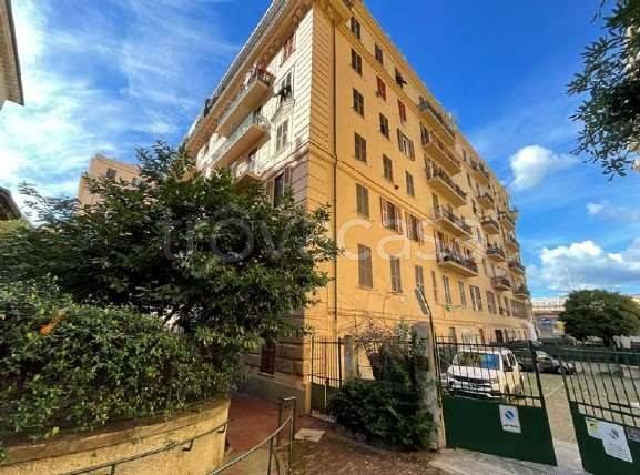 appartamento in vendita a Genova in zona Foce