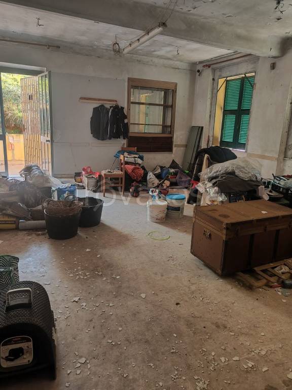 casa indipendente in vendita a Genova in zona Begato