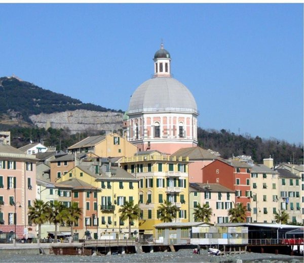 locale commerciale in vendita a Genova in zona Pegli