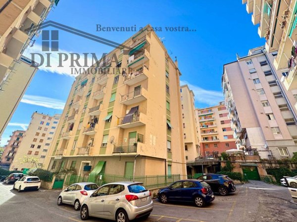 appartamento in vendita a Genova in zona Sestri Ponente