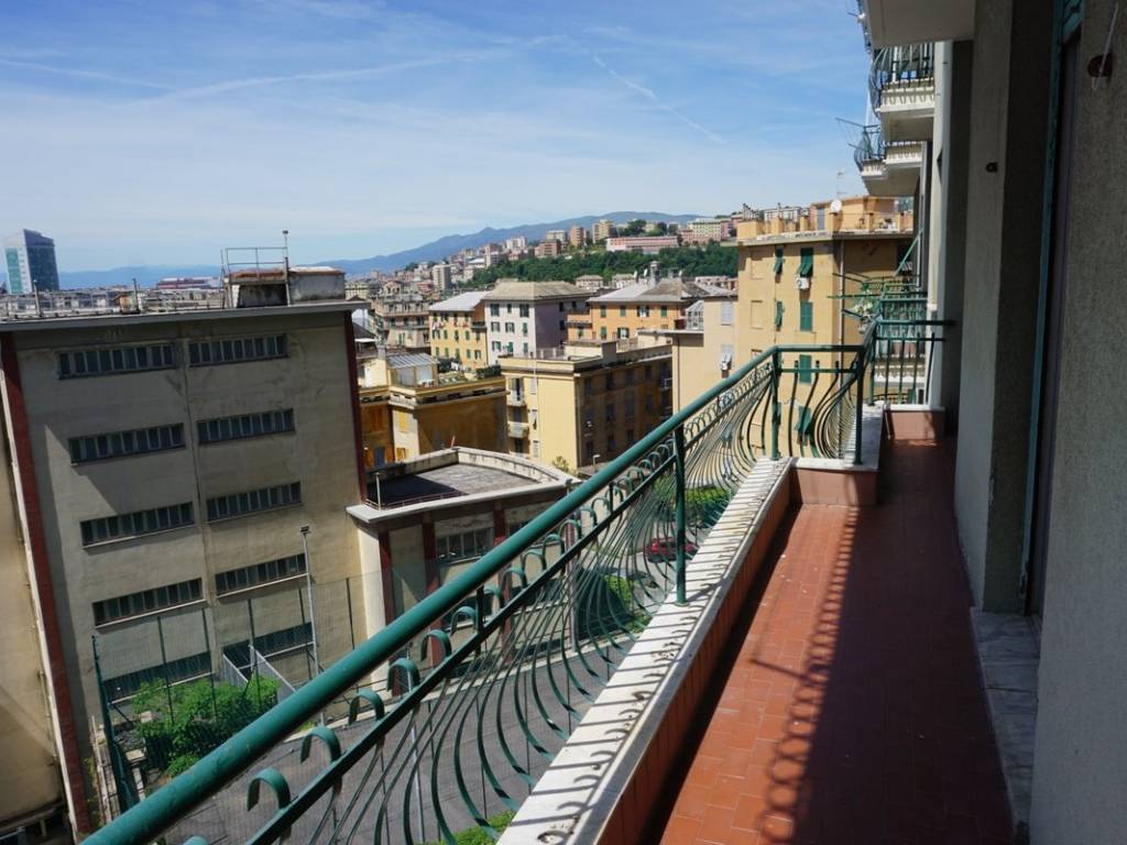 appartamento in vendita a Genova in zona Sampierdarena