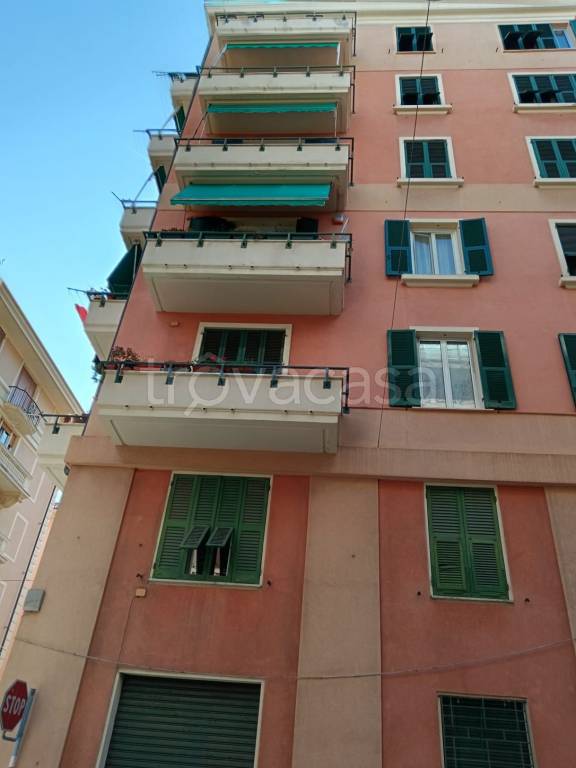 ufficio in vendita a Genova in zona Sestri Ponente