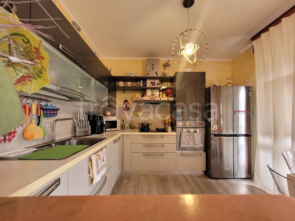 appartamento in vendita a Genova in zona Molassana