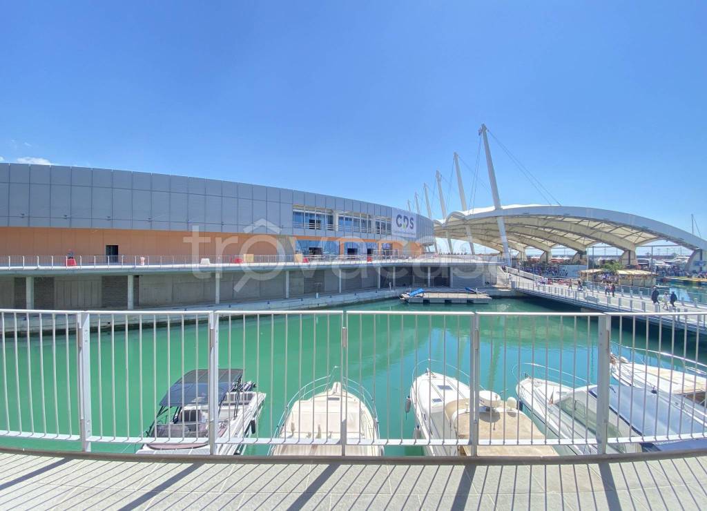 appartamento in vendita a Genova in zona Carignano