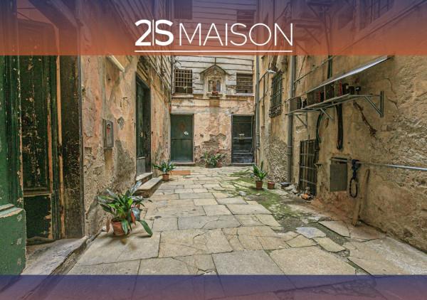 appartamento in vendita a Genova in zona Sottoripa / Maddalena / Molo