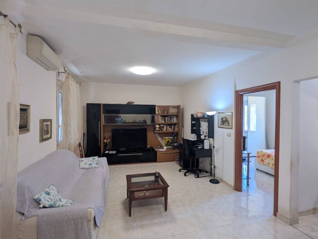 appartamento in vendita a Genova in zona Rivarolo