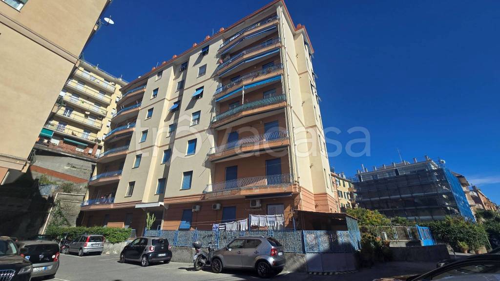 appartamento in vendita a Genova in zona Sestri Ponente