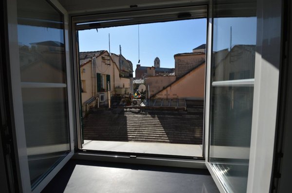 appartamento in vendita a Genova in zona Sottoripa / Maddalena / Molo