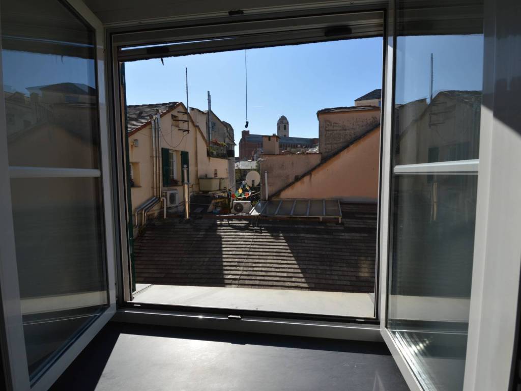 appartamento in vendita a Genova in zona Sottoripa / Maddalena / Molo
