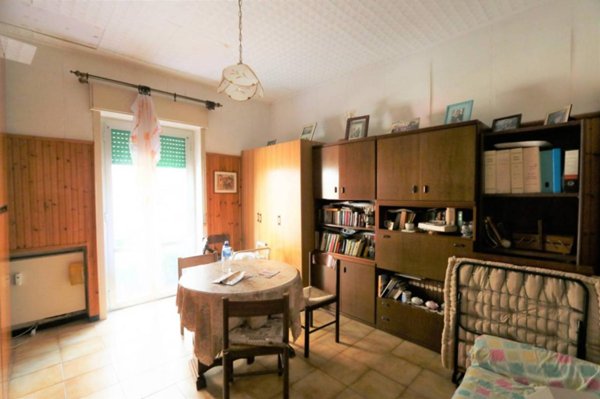 appartamento in vendita a Genova in zona Rivarolo