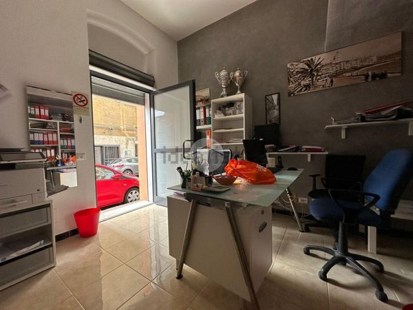 ufficio in vendita a Genova in zona Pegli