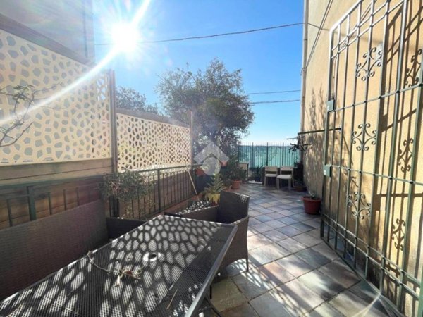 appartamento in vendita a Genova in zona Sestri Ponente